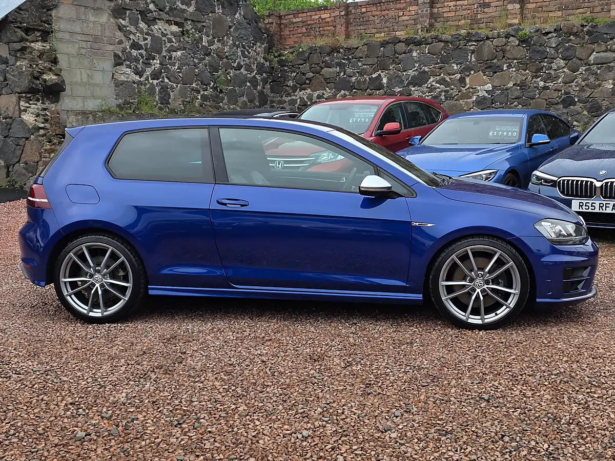 Used 2014 Volkswagen Golf R Lapiz Blue Metallic - Interior and Exterior details 19