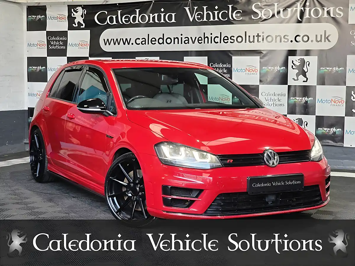 Used 2014 Volkswagen Golf R Red - Front View