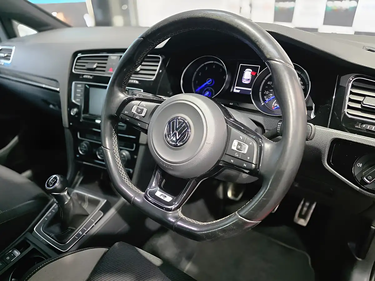 Used 2014 Volkswagen Golf R Red - Interior and Exterior details 14