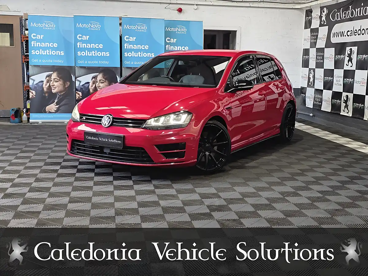 Used 2014 Volkswagen Golf R Red - Interior and Exterior details 15