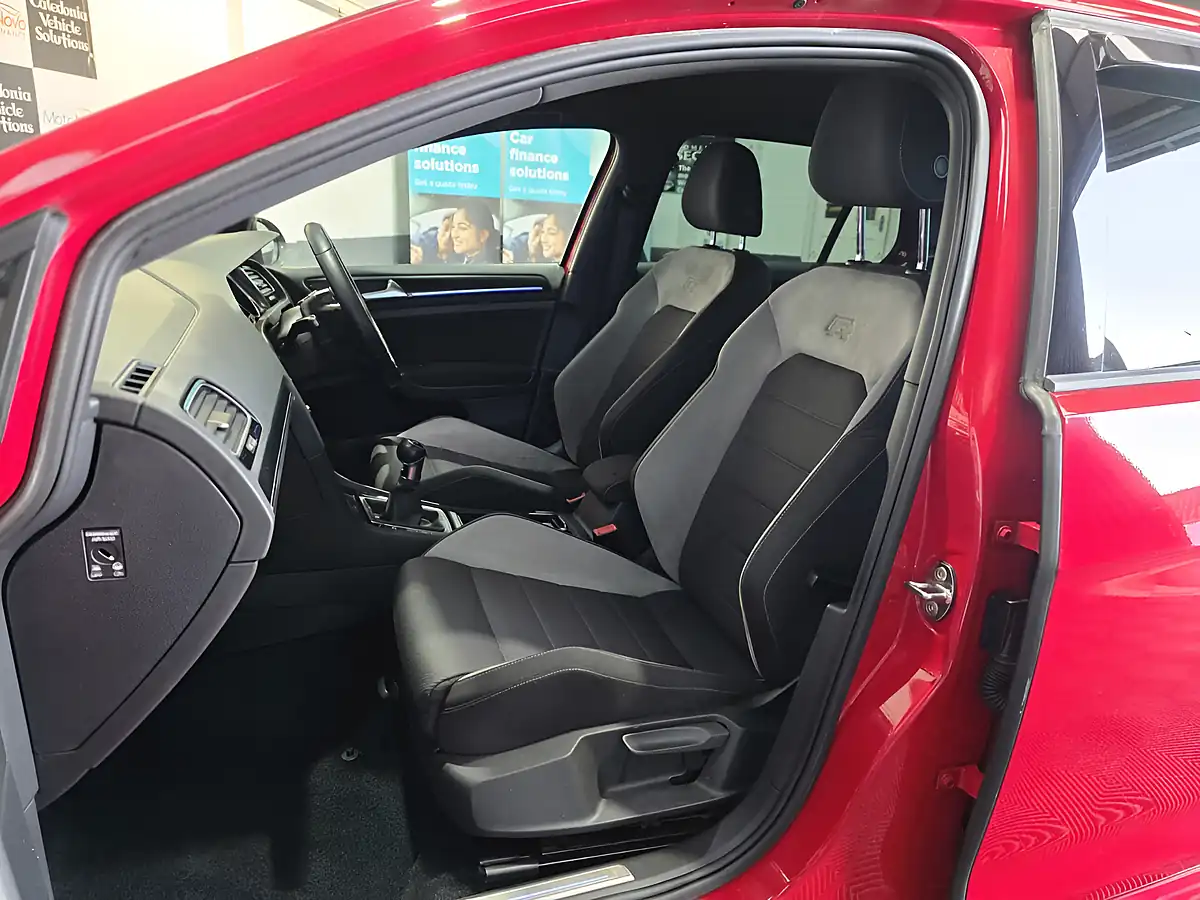 Used 2014 Volkswagen Golf R Red - Interior and Exterior details 16