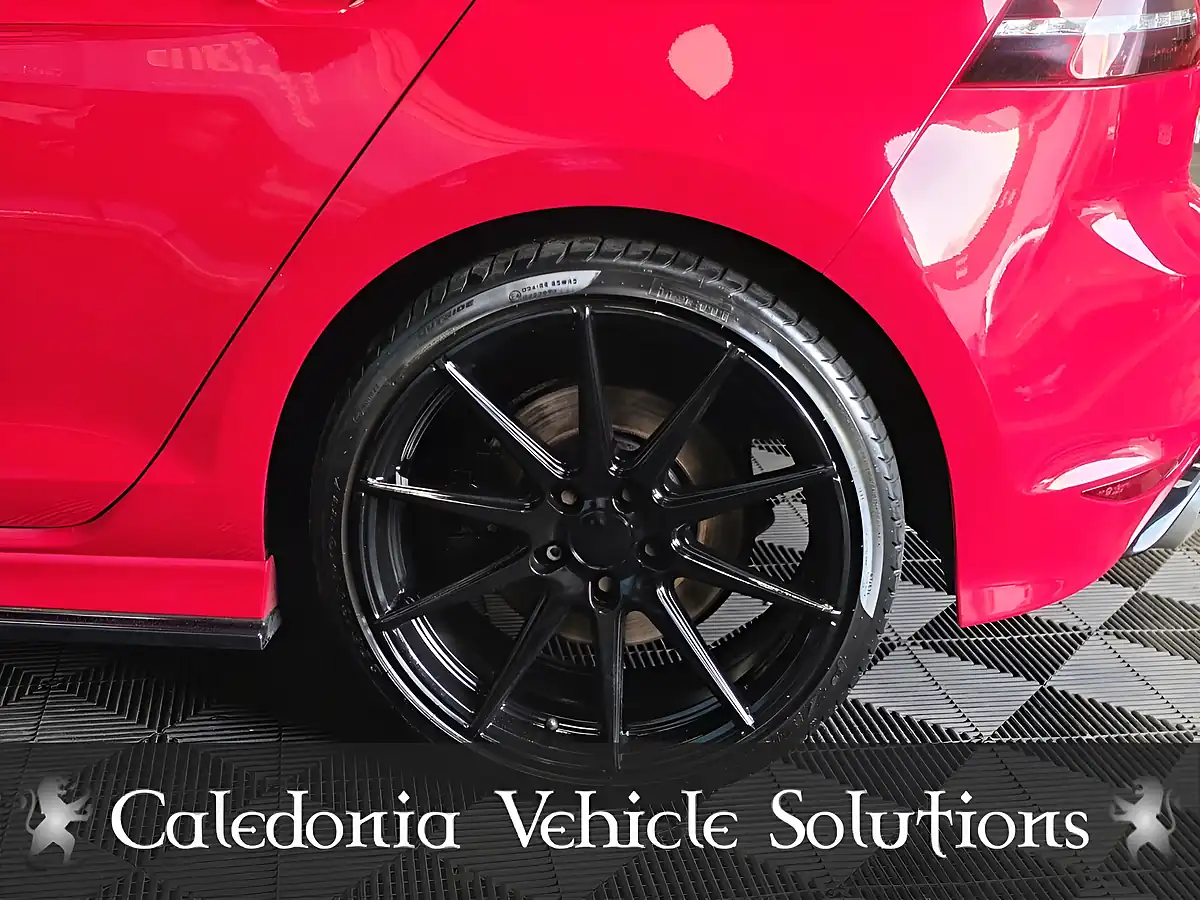 Used 2014 Volkswagen Golf R Red - Interior and Exterior details 6