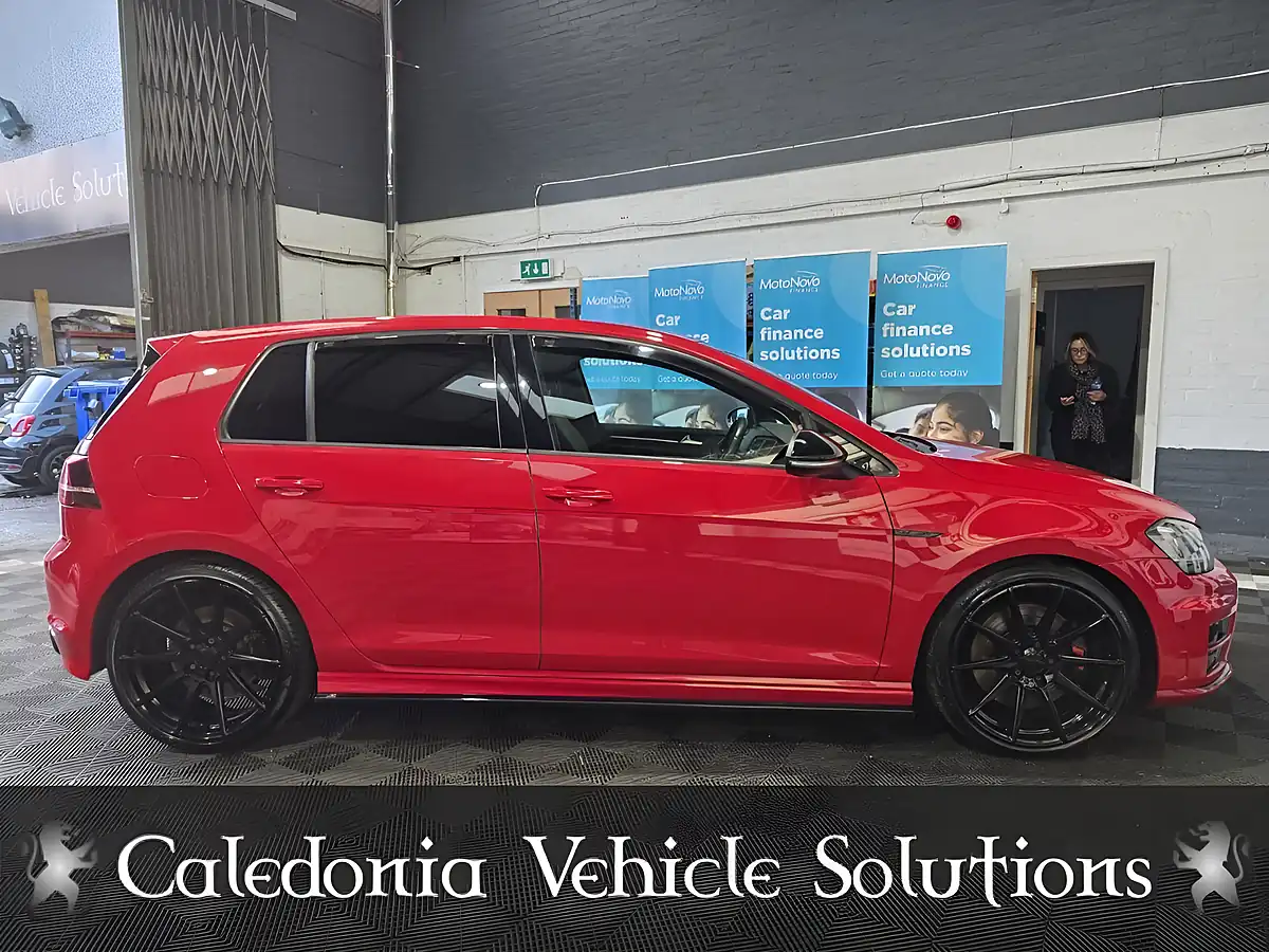 Used 2014 Volkswagen Golf R Red - Interior and Exterior details 8
