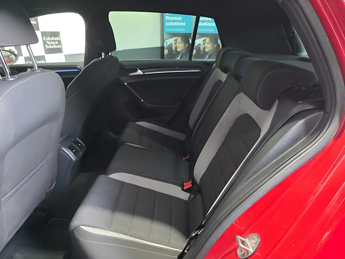 Used 2014 Volkswagen Golf R Red - Interior and Exterior details 9