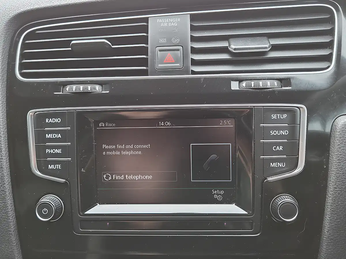 Used 2014 Volkswagen Golf R White - Interior and Exterior details 11