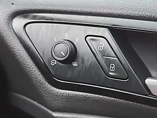 Used 2014 Volkswagen Golf R White - Interior and Exterior details 15