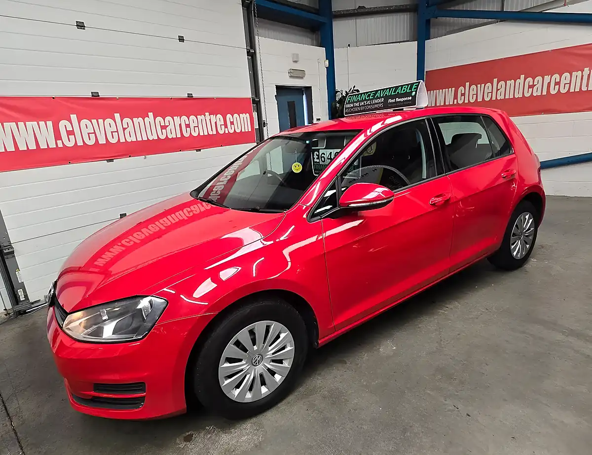 Used 2014 Volkswagen Golf S Red - Interior and Exterior details 10