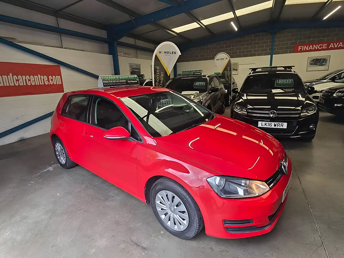 Used 2014 Volkswagen Golf S Red - Interior and Exterior details 11