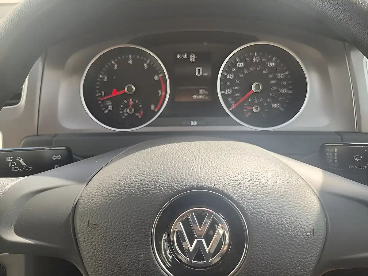Used 2014 Volkswagen Golf S Silver - Interior and Exterior details 10