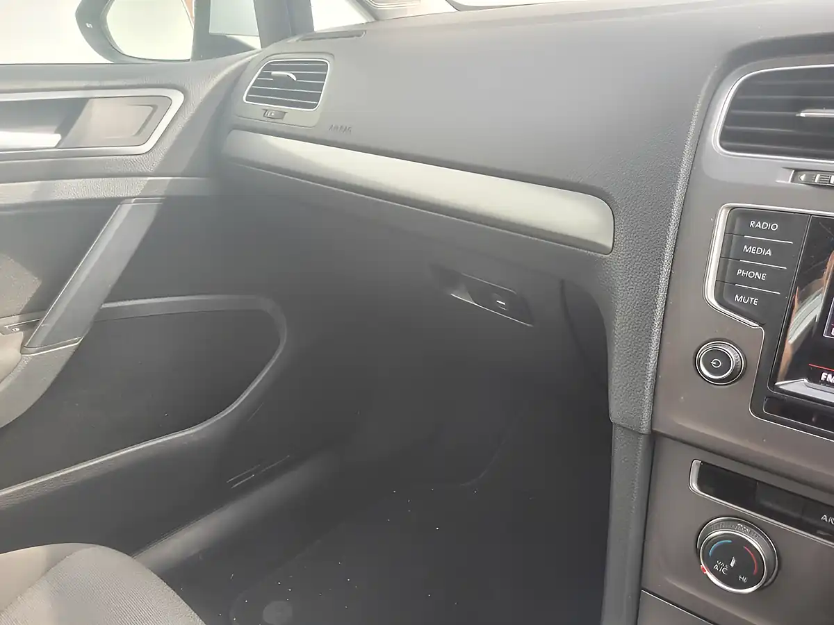 Used 2014 Volkswagen Golf S Silver - Interior and Exterior details 11