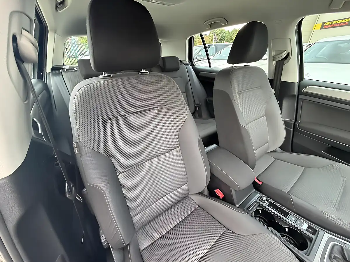 Used 2014 Volkswagen Golf Se Black - Interior and Exterior details 13