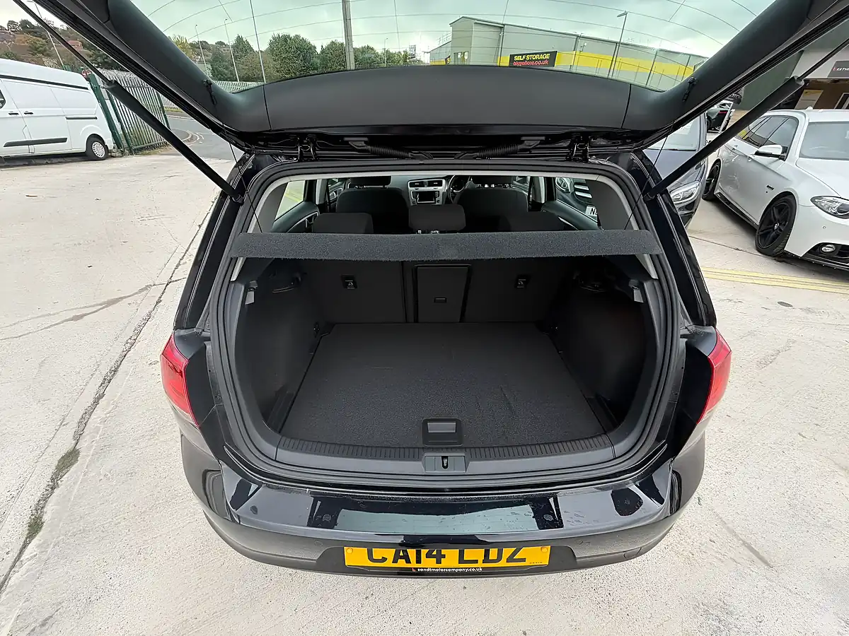 Used 2014 Volkswagen Golf Se Black - Interior and Exterior details 18