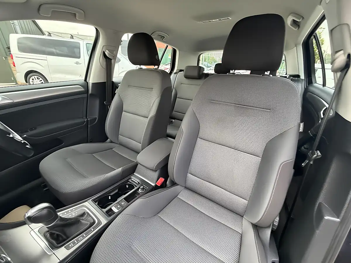 Used 2014 Volkswagen Golf Se Black - Interior and Exterior details 20