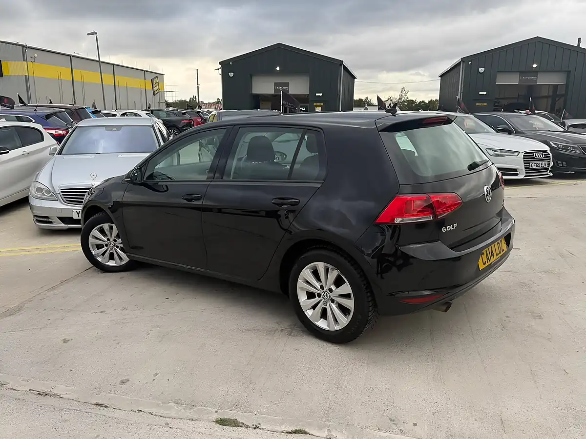 Used 2014 Volkswagen Golf Se Black - Interior and Exterior details 7