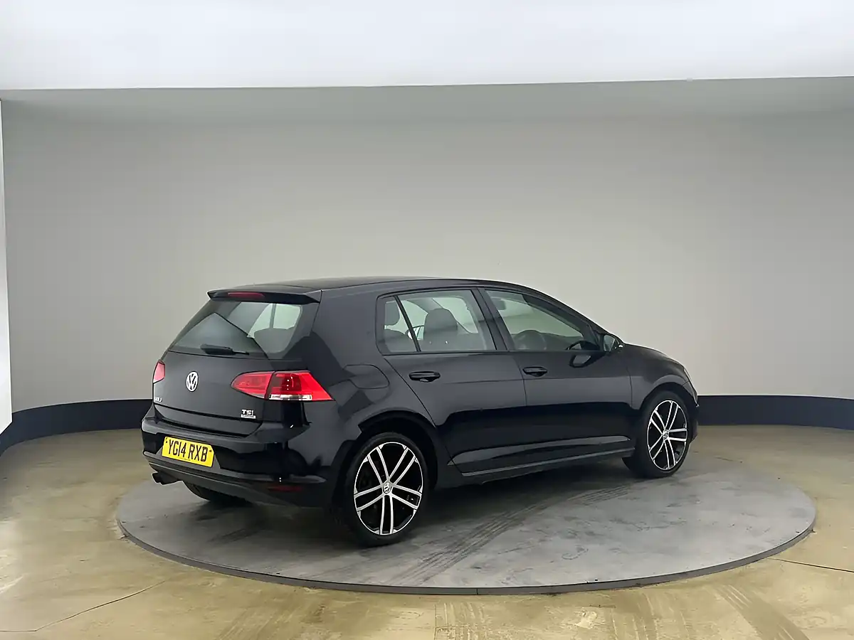 Used 2014 Volkswagen Golf Se Black - Interior and Exterior details 3