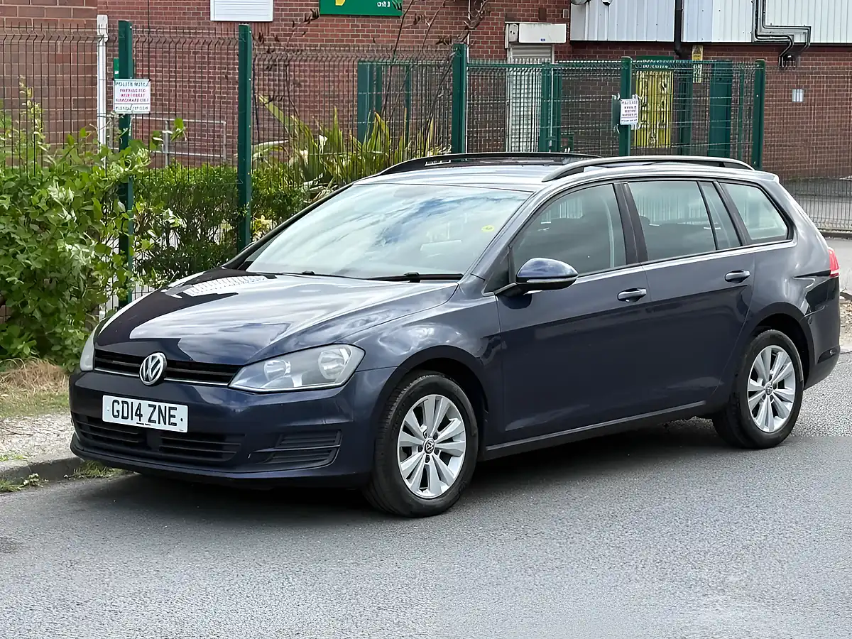 Used 2014 Volkswagen Golf Se Blue - Interior and Exterior details 9