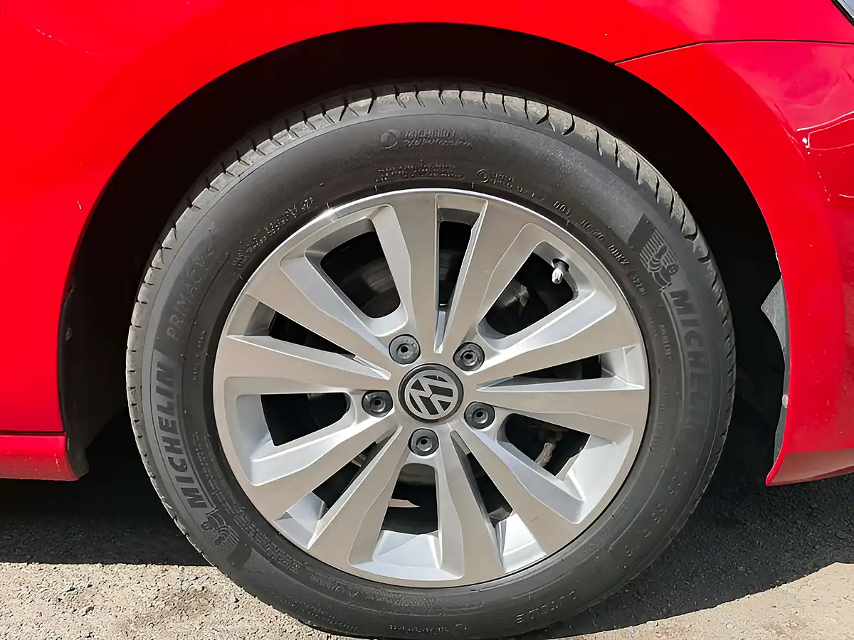 Used 2014 Volkswagen Golf Se Bluemotion Technology Red - Interior and Exterior details 10