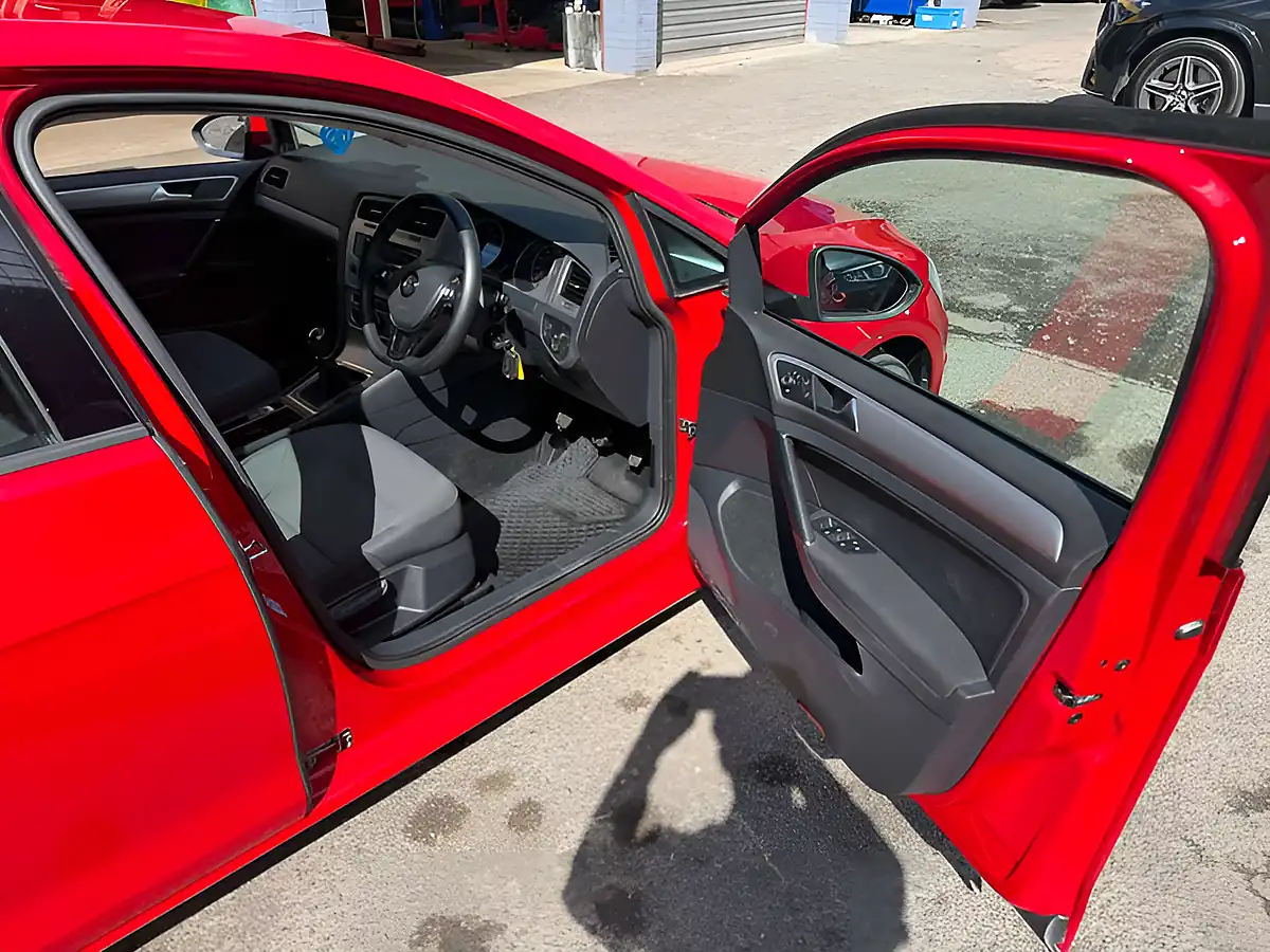 Used 2014 Volkswagen Golf Se Bluemotion Technology Red - Interior and Exterior details 13