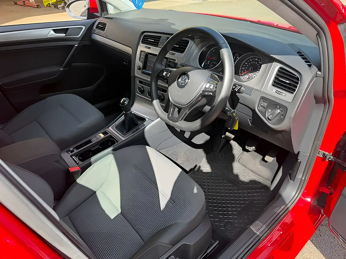 Used 2014 Volkswagen Golf Se Bluemotion Technology Red - Interior and Exterior details 14