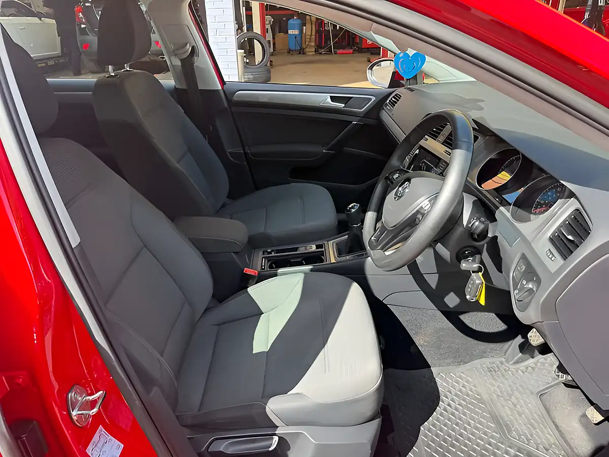 Used 2014 Volkswagen Golf Se Bluemotion Technology Red - Interior and Exterior details 15