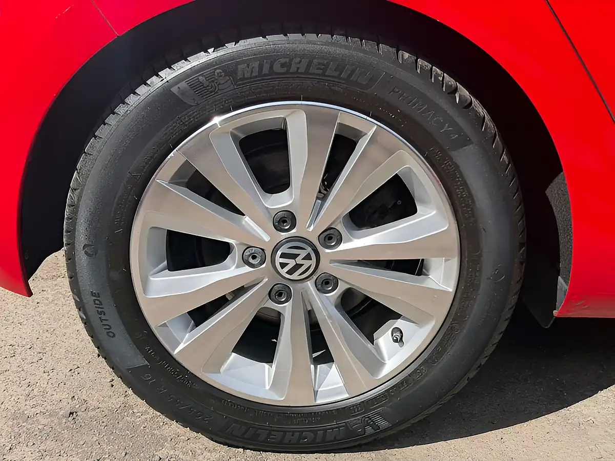 Used 2014 Volkswagen Golf Se Bluemotion Technology Red - Interior and Exterior details 9