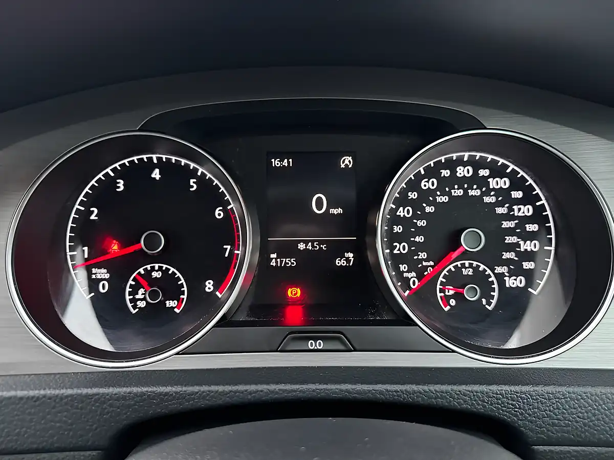Used 2014 Volkswagen Golf Se Edition Black - Interior and Exterior details 10