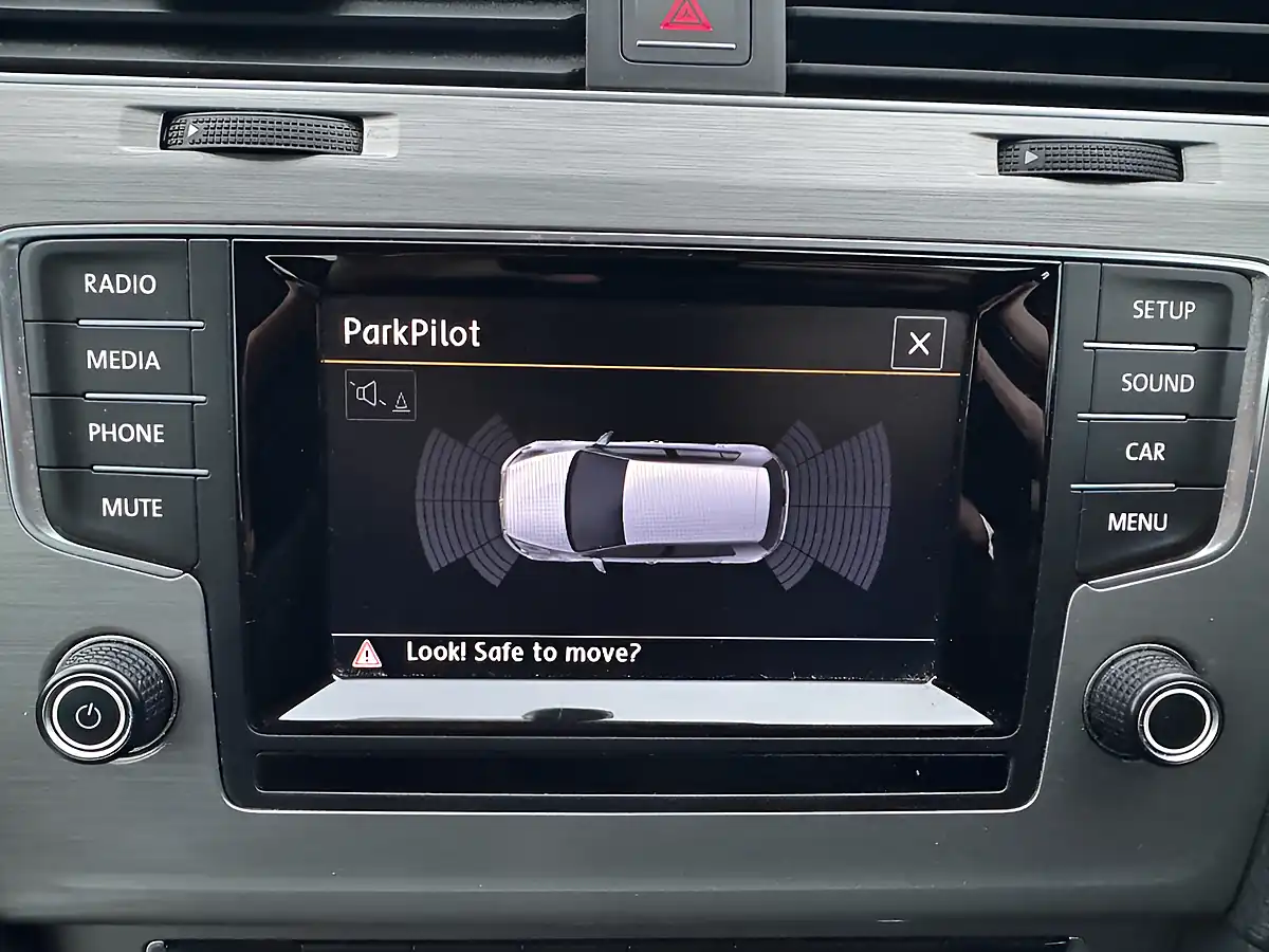 Used 2014 Volkswagen Golf Se Edition Black - Interior and Exterior details 5