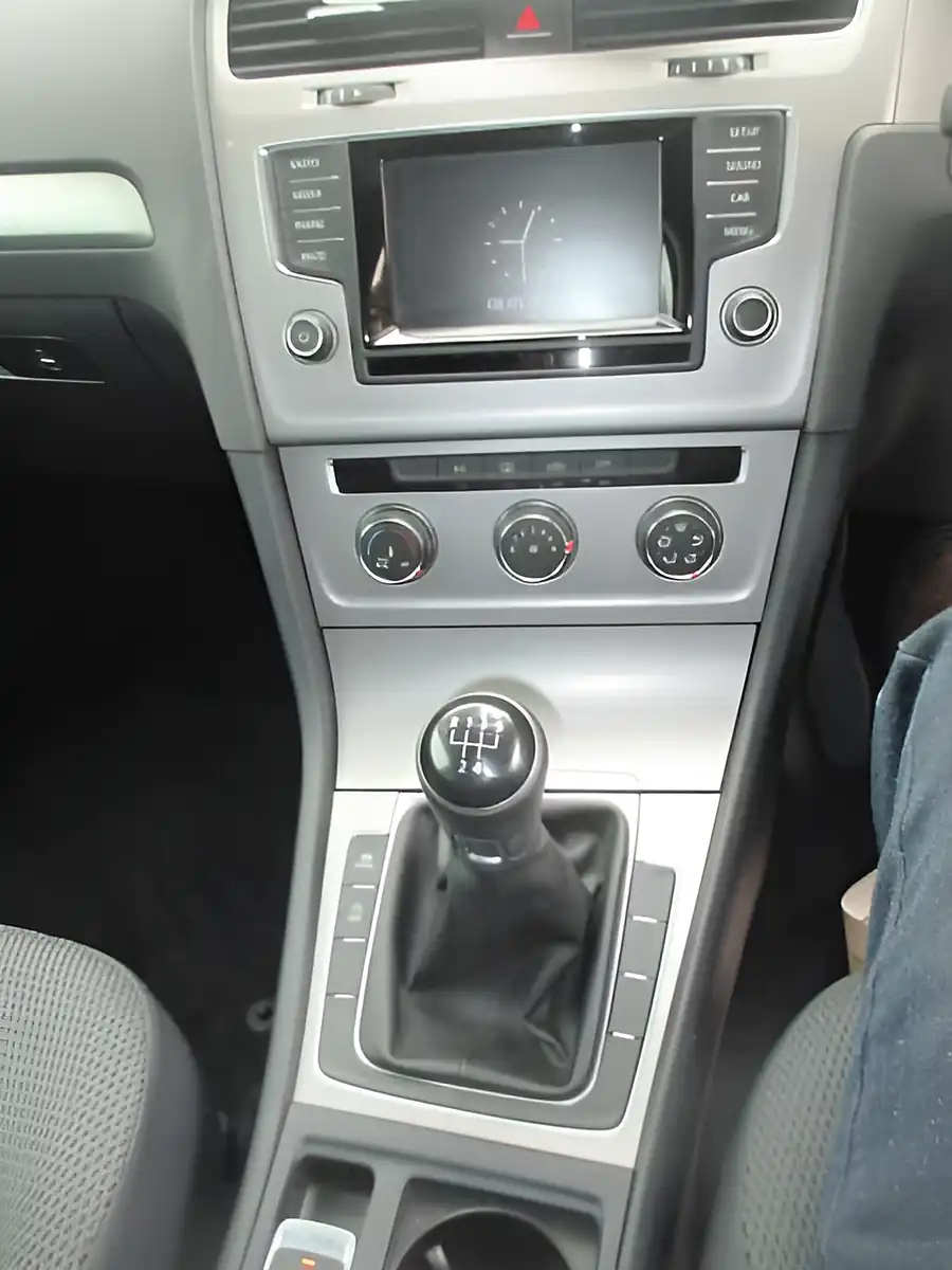 Used 2014 Volkswagen Golf Se Grey - Interior and Exterior details 10