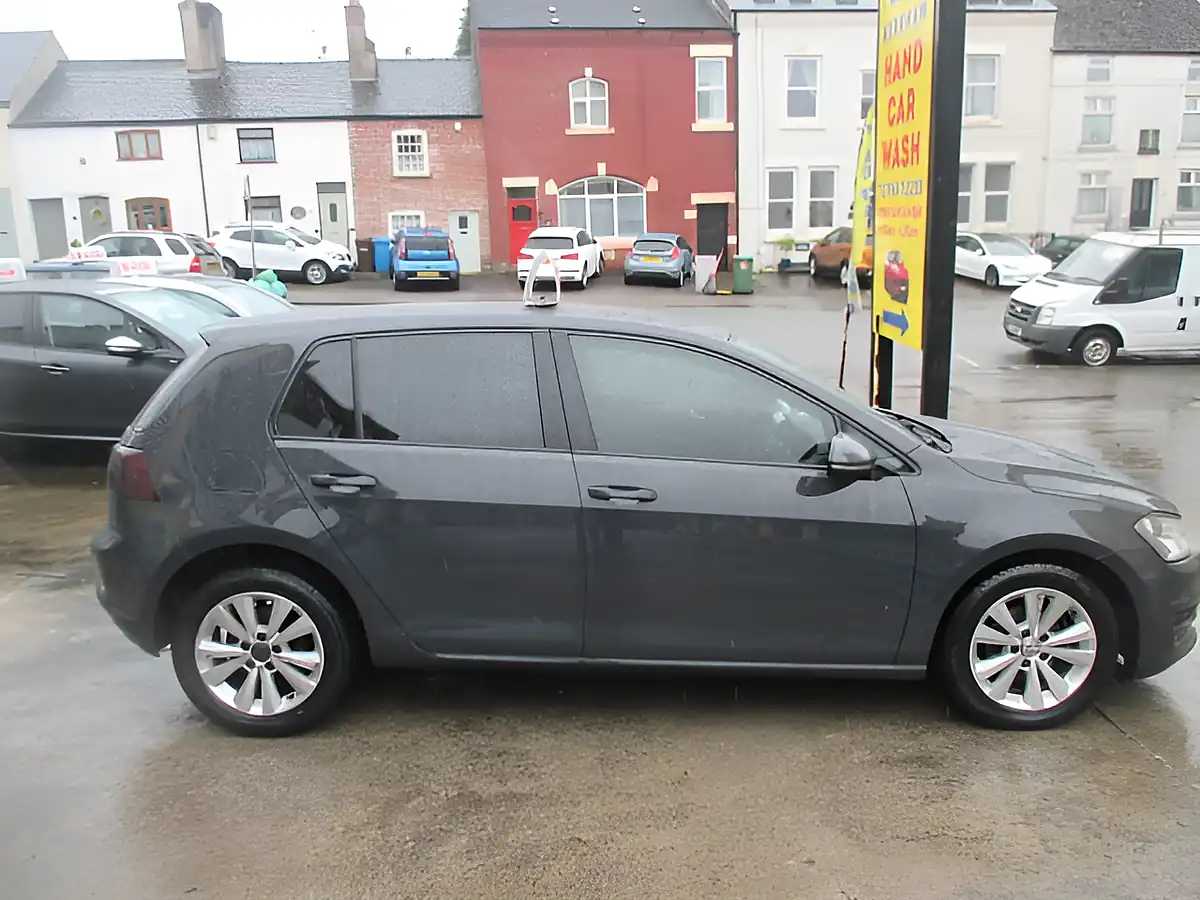 Used 2014 Volkswagen Golf Se Grey - Interior and Exterior details 4