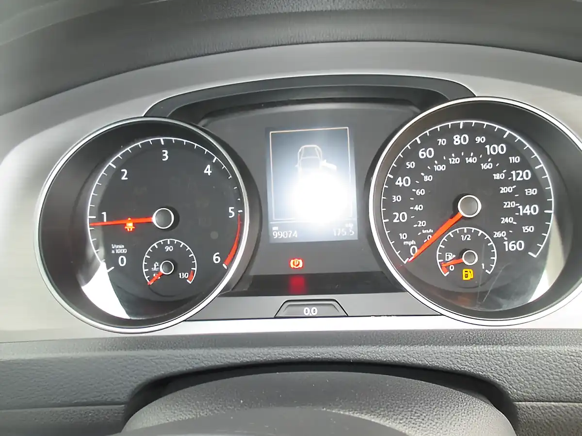 Used 2014 Volkswagen Golf Se Grey - Interior and Exterior details 9