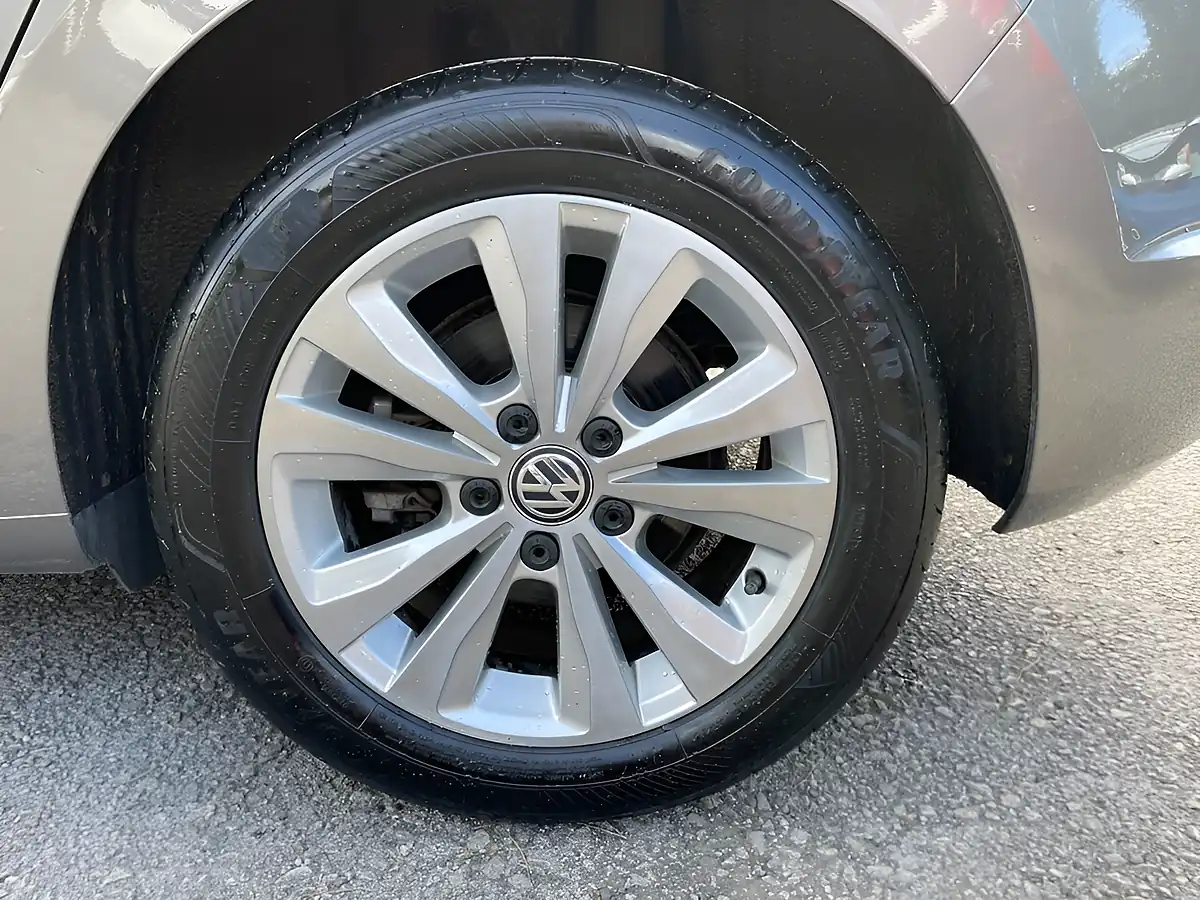 Used 2014 Volkswagen Golf Sv Se Grey - Interior and Exterior details 10