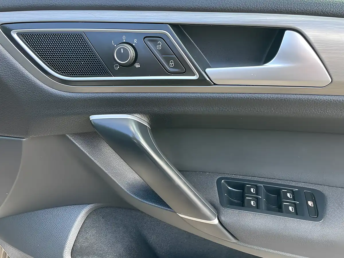 Used 2014 Volkswagen Golf Sv Se Grey - Interior and Exterior details 17