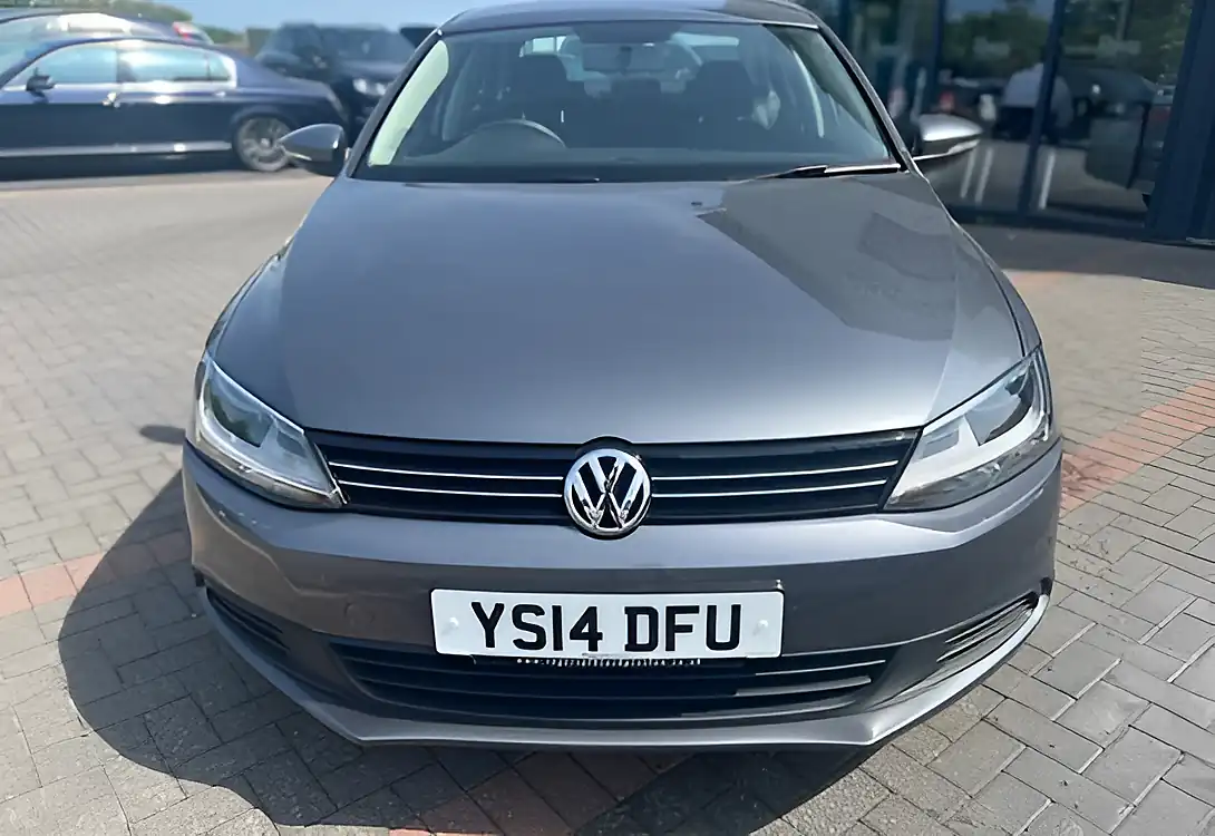 Used 2014 Volkswagen Jetta Se Platinum Grey Metallic - Interior and Exterior details 13