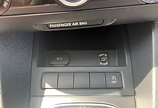 Used 2014 Volkswagen Jetta Se Platinum Grey Metallic - Interior and Exterior details 19