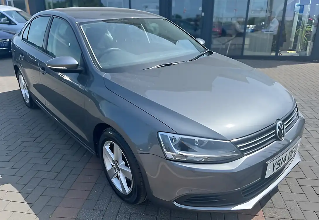 Used 2014 Volkswagen Jetta Se Platinum Grey Metallic - Interior and Exterior details 3