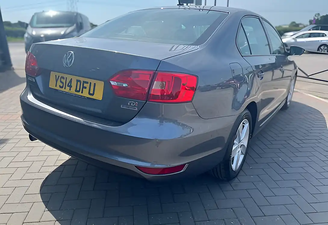 Used 2014 Volkswagen Jetta Se Platinum Grey Metallic - Interior and Exterior details 7