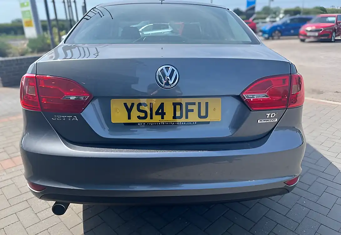 Used 2014 Volkswagen Jetta Se Platinum Grey Metallic - Interior and Exterior details 8