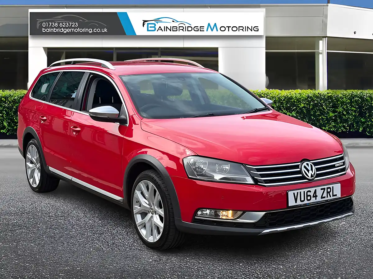 Used 2014 Volkswagen Passat Alltrack Red - Front View