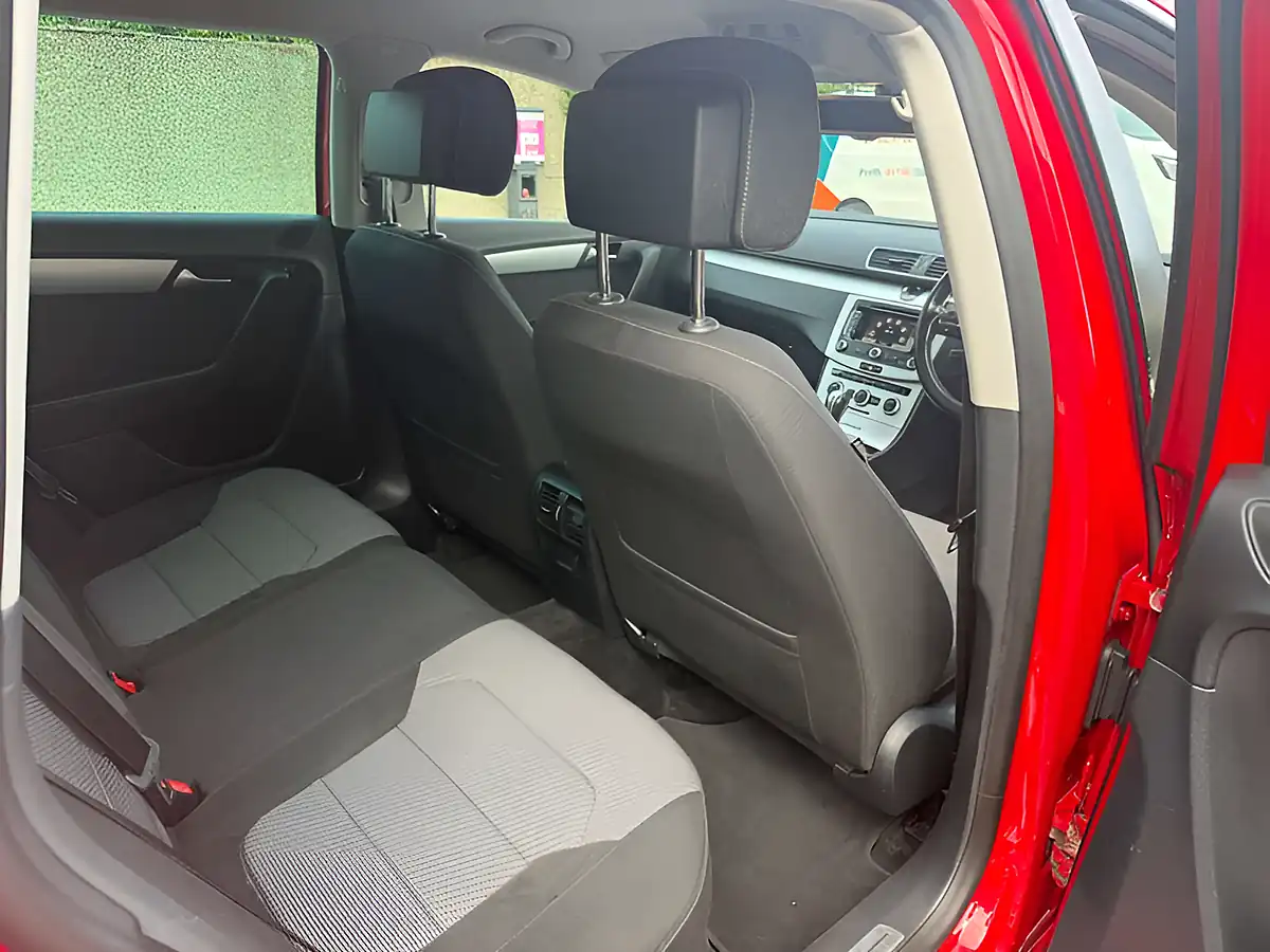 Used 2014 Volkswagen Passat Alltrack Red - Interior and Exterior details 17