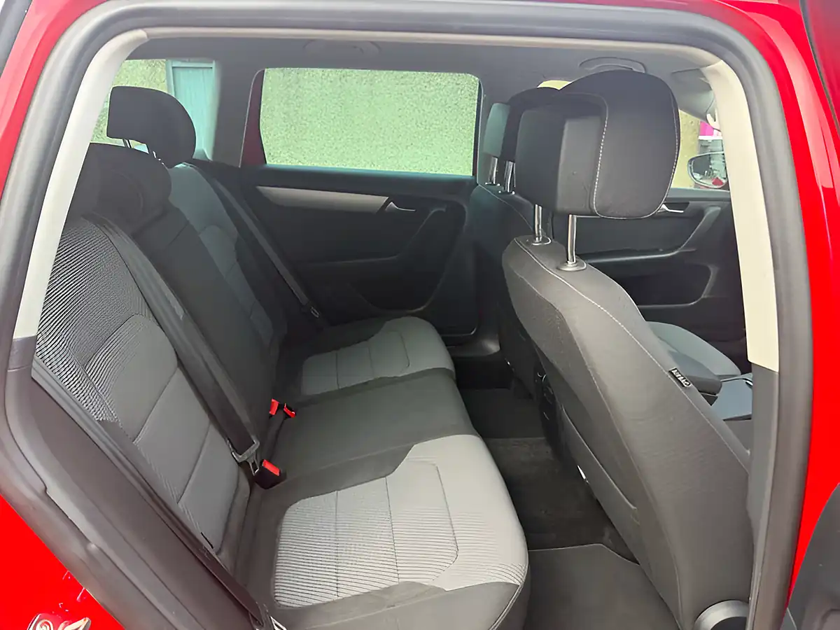 Used 2014 Volkswagen Passat Alltrack Red - Interior and Exterior details 18
