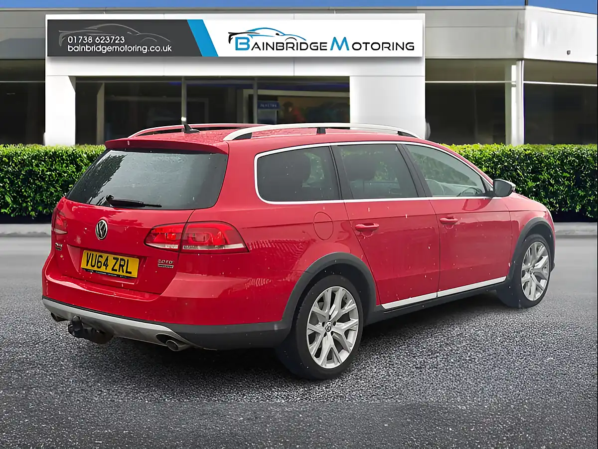 Used 2014 Volkswagen Passat Alltrack Red - Interior and Exterior details 3