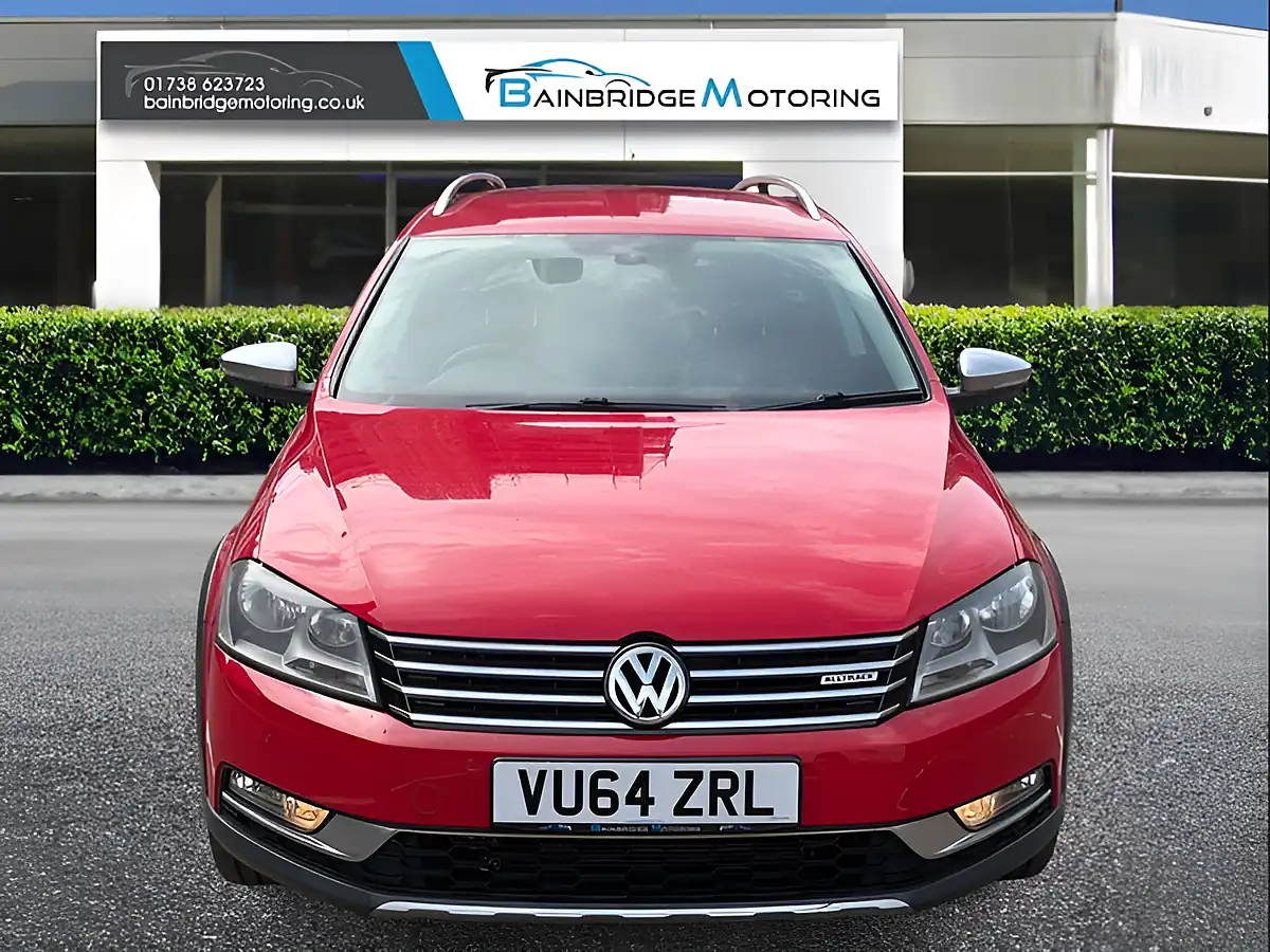 Used 2014 Volkswagen Passat Alltrack Red - Interior and Exterior details 8