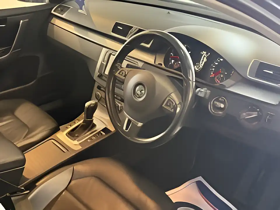 Used 2014 Volkswagen Passat Bluemotion Tech Executive Grey - Interior and Exterior details 12