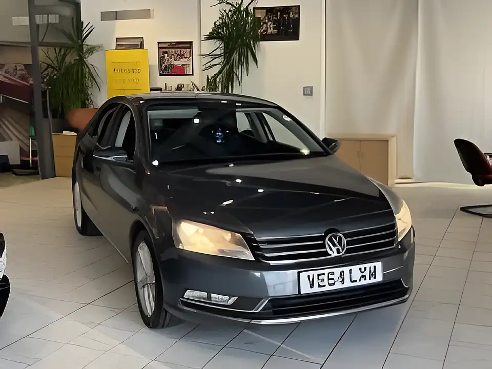 Used 2014 Volkswagen Passat Bluemotion Tech Executive Grey - Interior and Exterior details 2