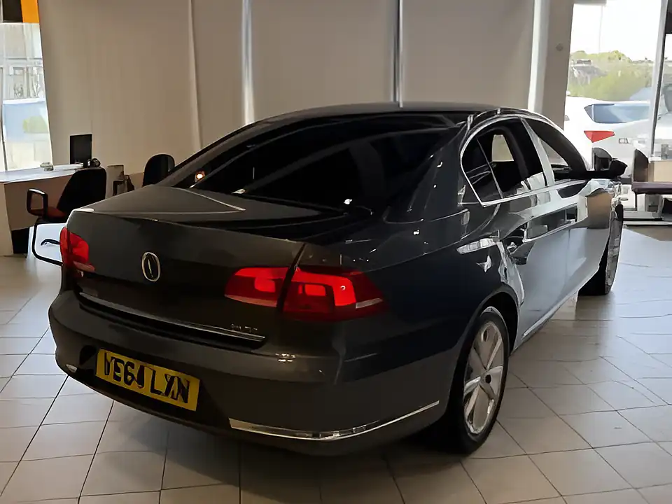 Used 2014 Volkswagen Passat Bluemotion Tech Executive Grey - Interior and Exterior details 8