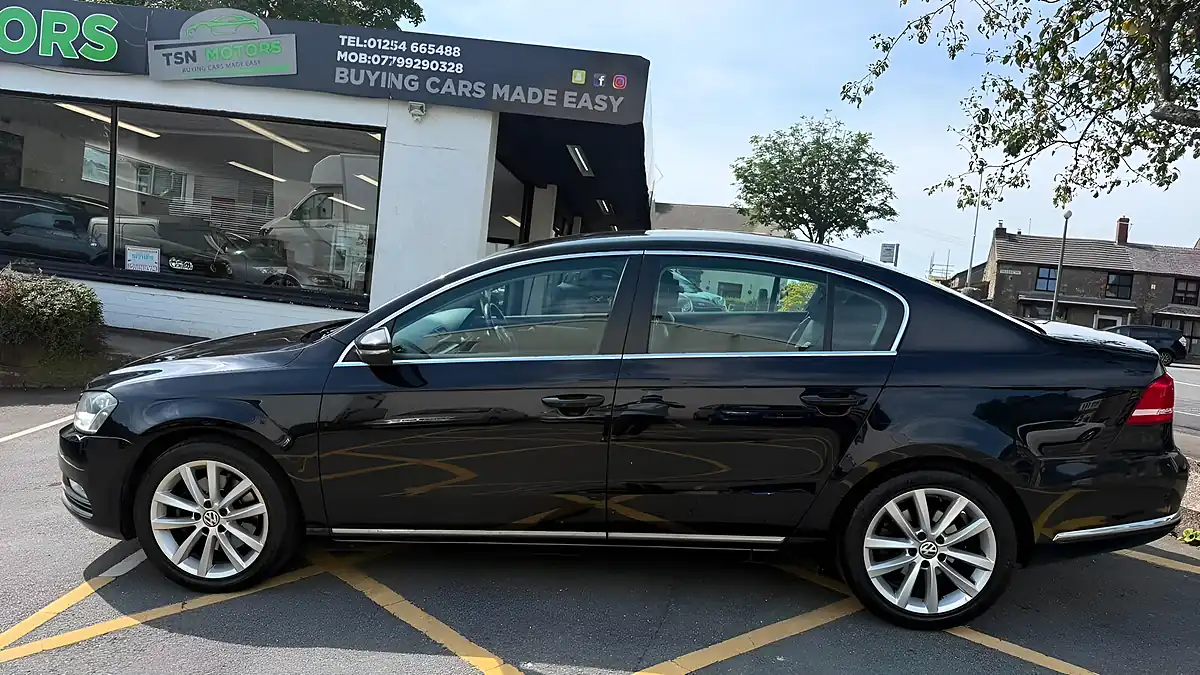 Used 2014 Volkswagen Passat Executive Black - Interior and Exterior details 13