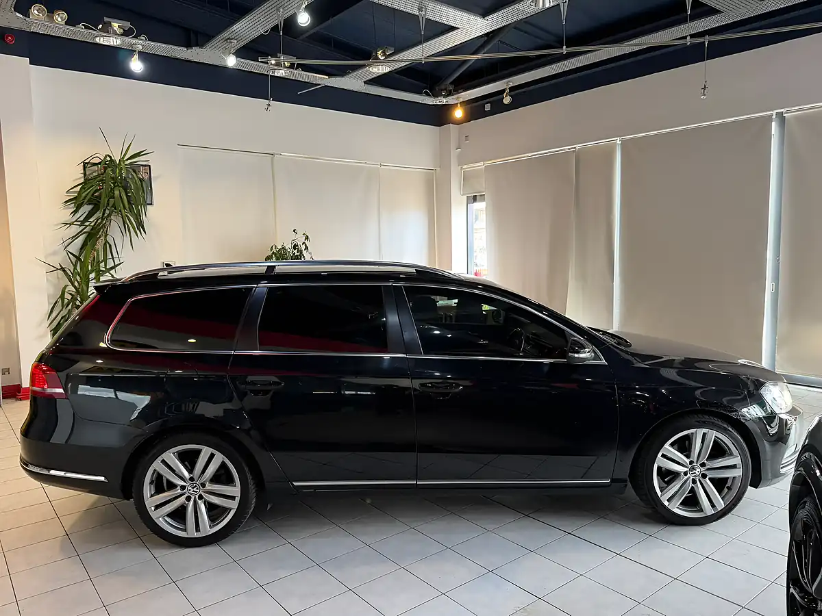Used 2014 Volkswagen Passat Executive Style Black - Interior and Exterior details 10