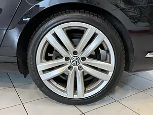 Used 2014 Volkswagen Passat Executive Style Black - Interior and Exterior details 19