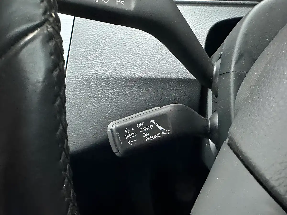 Used 2014 Volkswagen Passat Executive Style Black - Interior and Exterior details 15