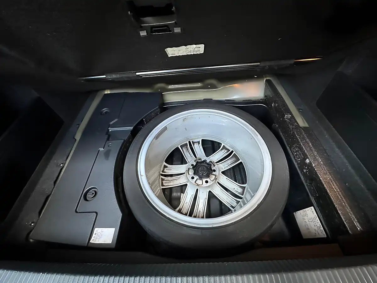 Used 2014 Volkswagen Passat Executive Style Black - Interior and Exterior details 20